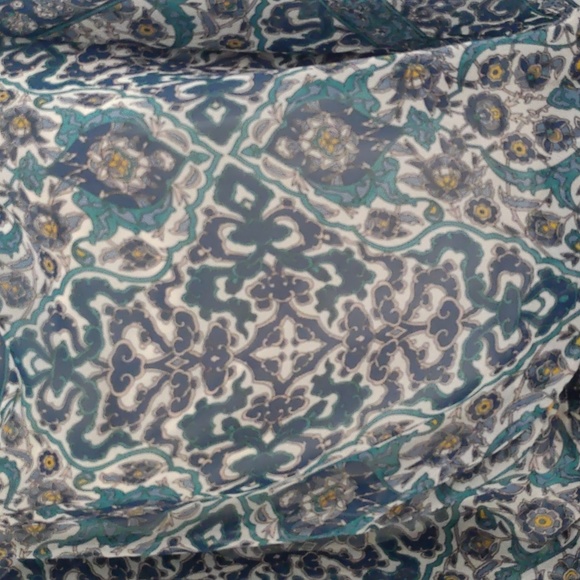 NWT Max Studio split sleeve printed top - Picture 4 of 8